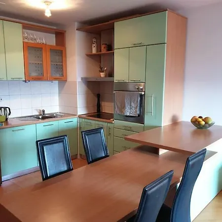 Simple And Practical Twins, * Split